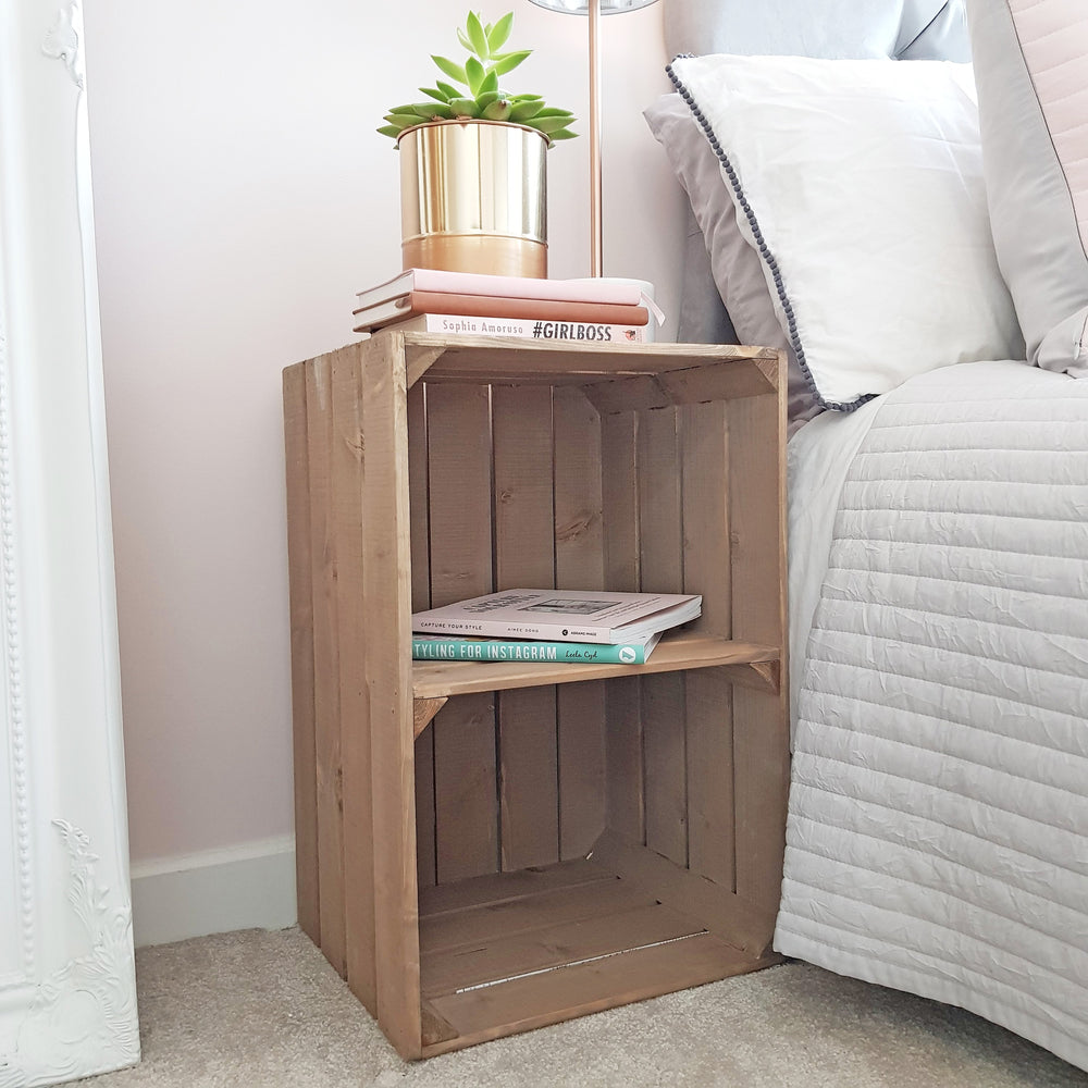 BEDSIDE TABLE - RUSTIC APPLE CRATE - Night stand
