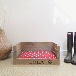 PERSONALISED WOODEN DOG / CAT BED