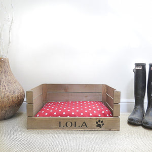 PERSONALISED WOODEN DOG / CAT BED